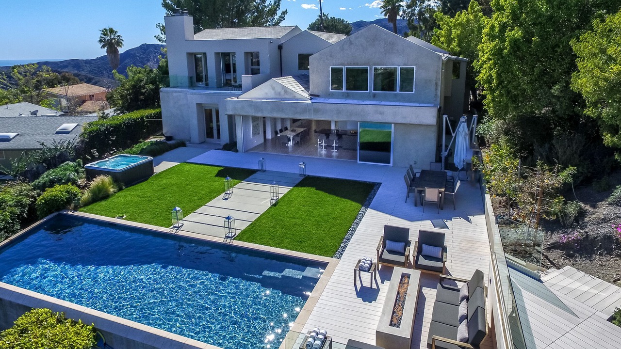 Photo of Outdoor in Brentwood