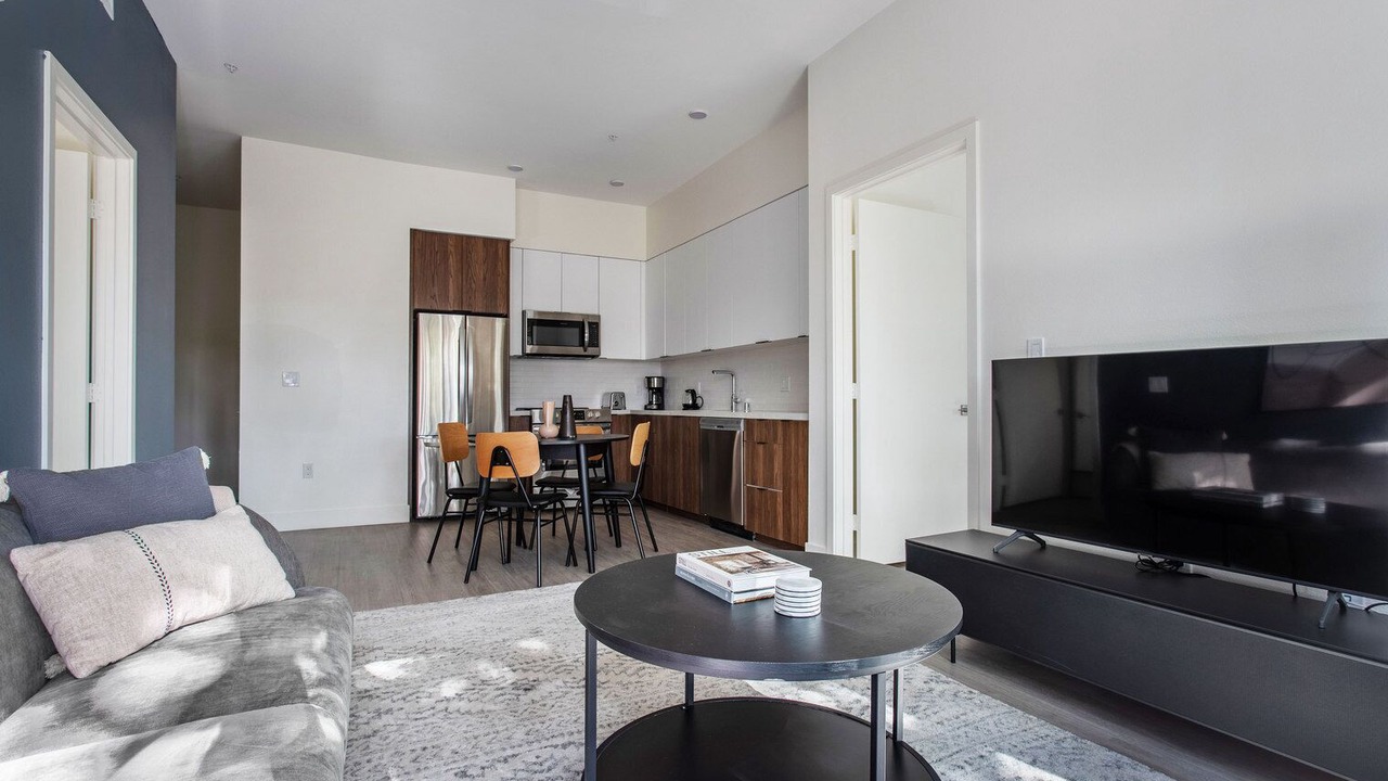 Photo of Livingroom in Wilshire Center
