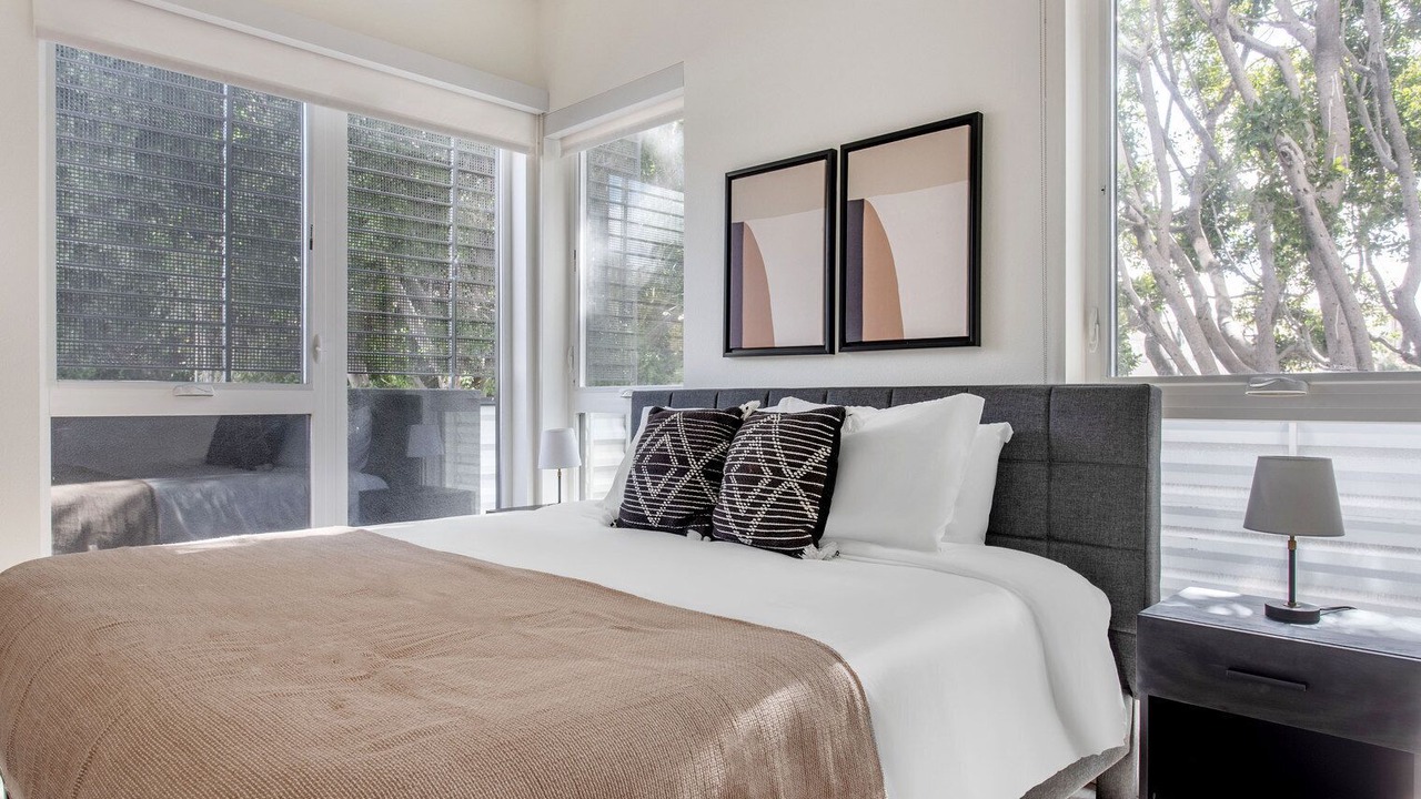 Photo of Bedroom in Wilshire Center