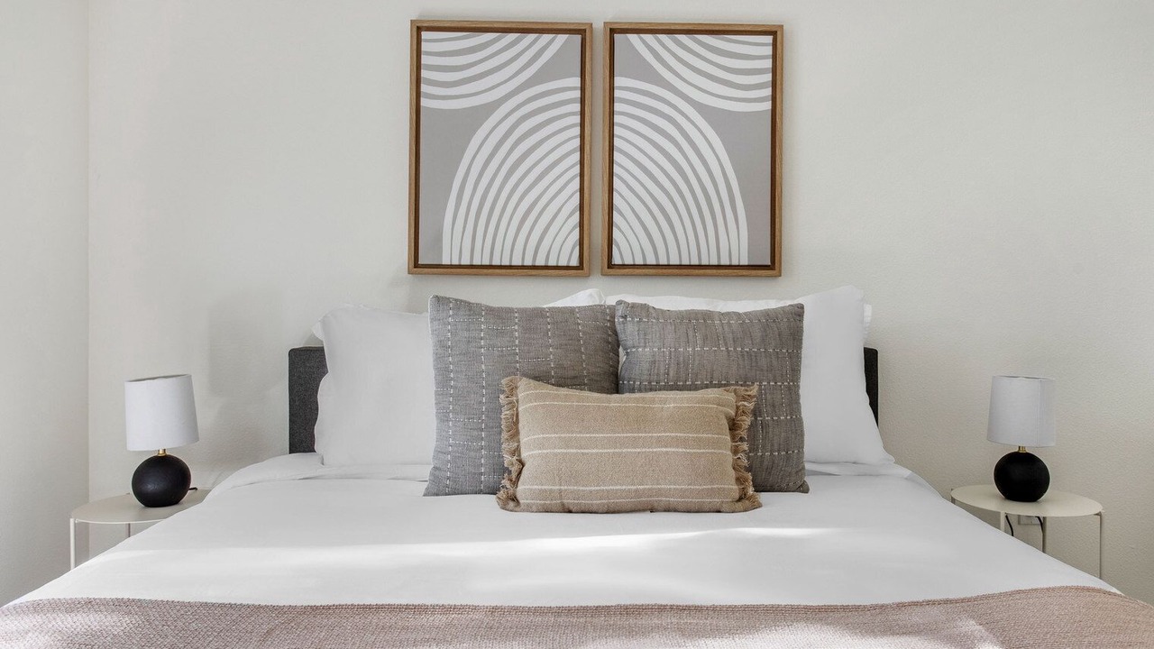 Photo of Bedroom in Wilshire Center