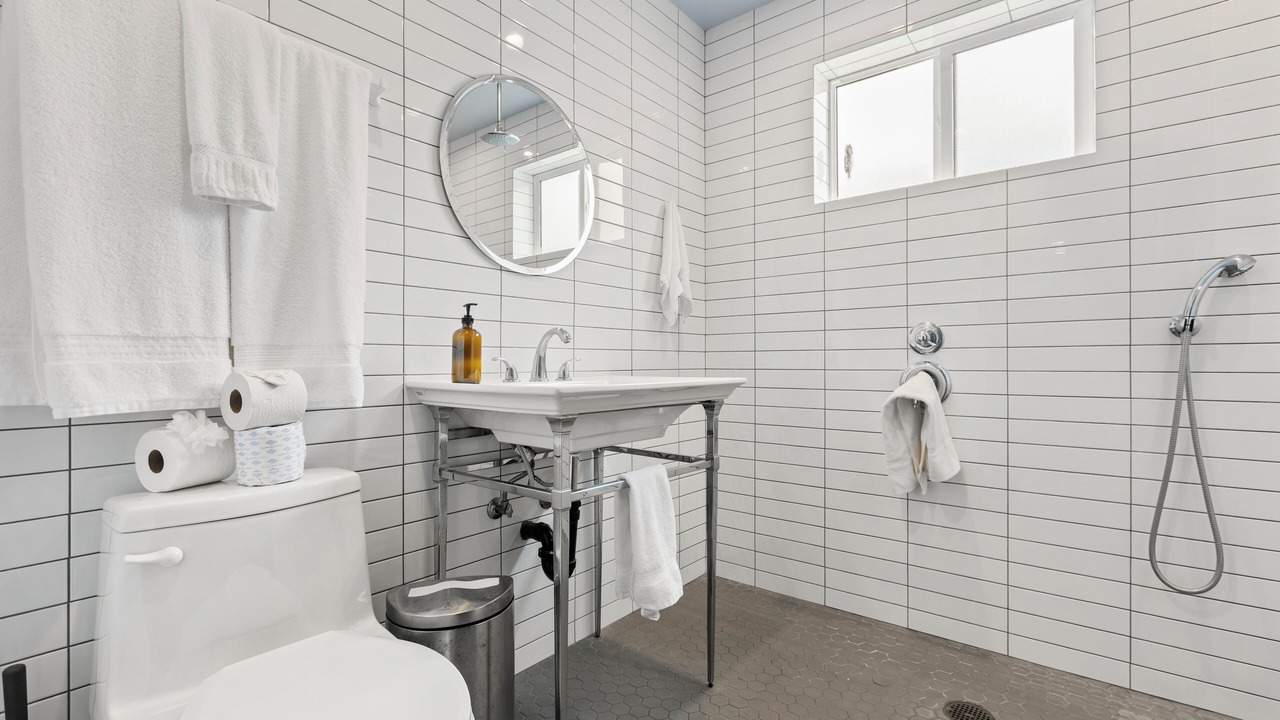 Photo of Bathroom in Mid City