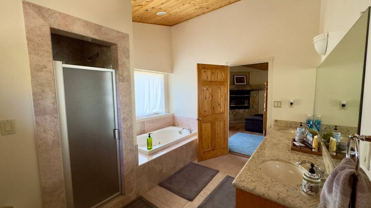 Photo of Bathroom in Pine Mountain Club