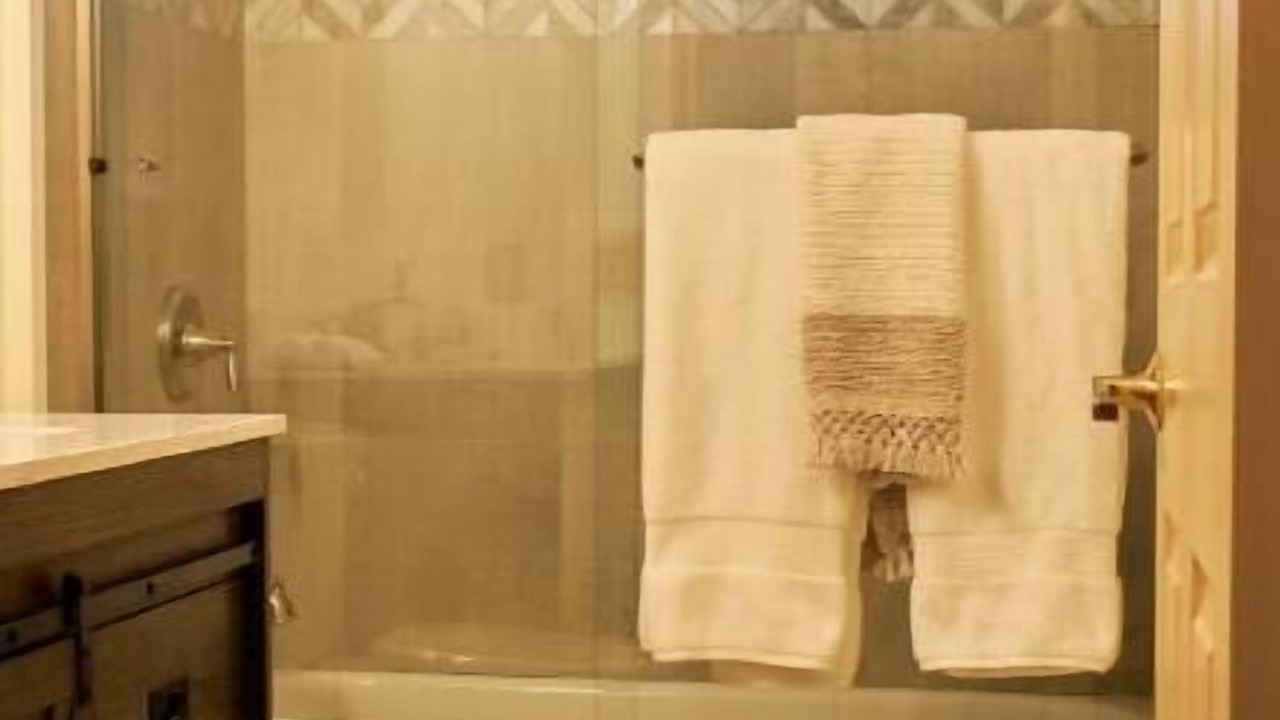 Photo of Bathroom in Kingswood Estates