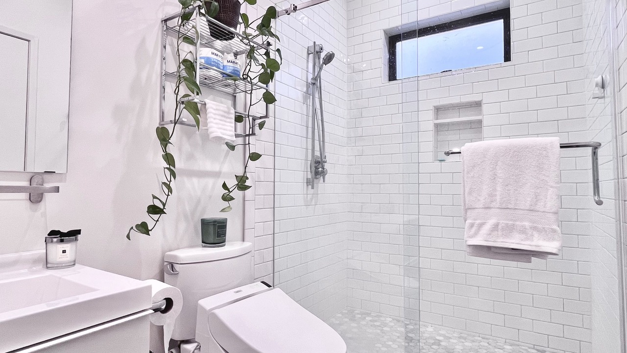 Photo of Bathroom in Rampart Village