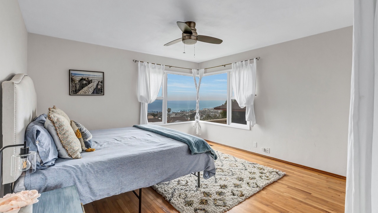Photo of Bedroom in Sunset Cliffs