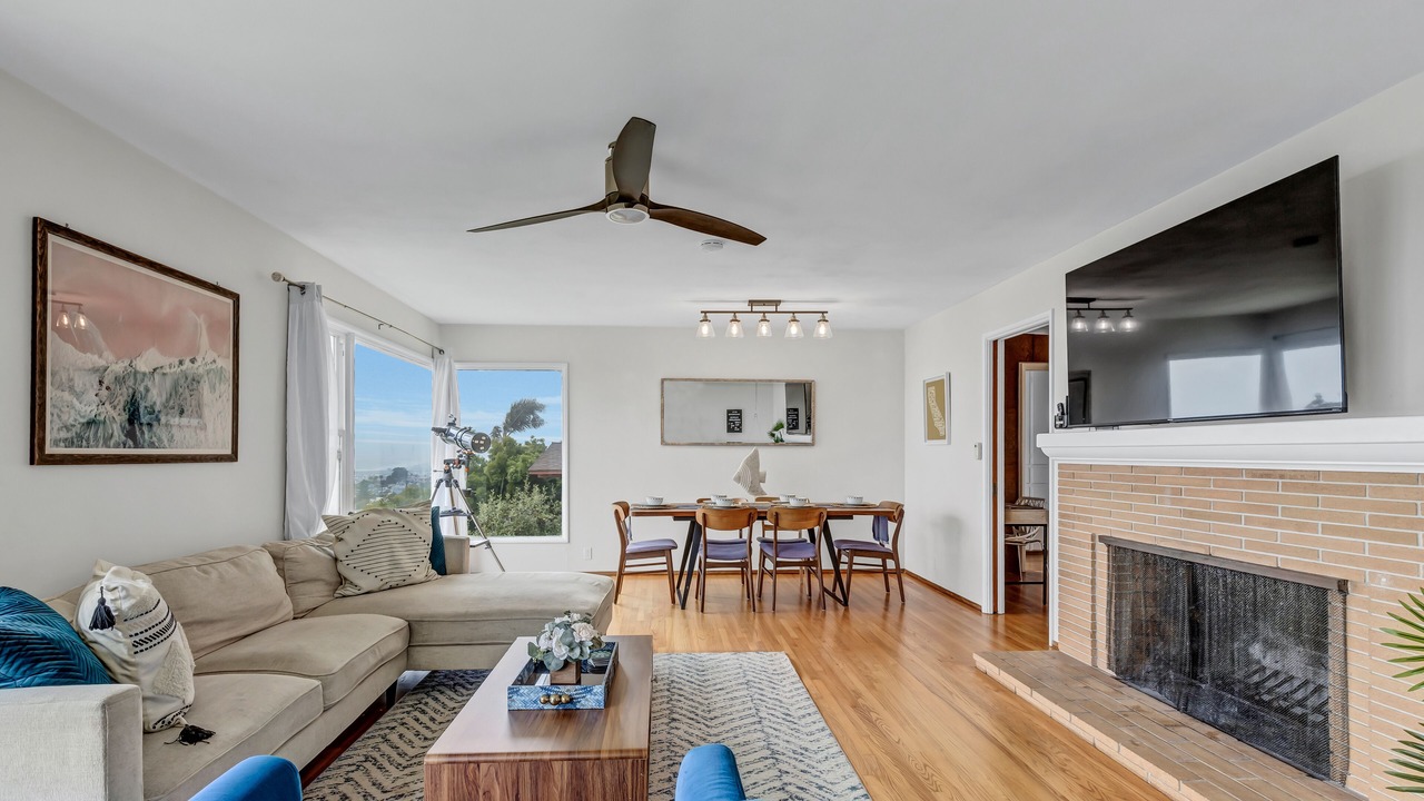 Photo of Livingroom in Sunset Cliffs