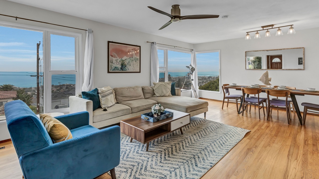 Photo of Livingroom in Sunset Cliffs
