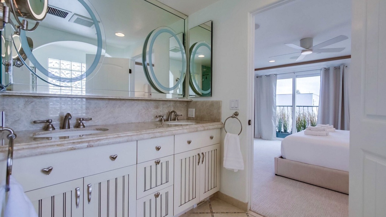 Photo of Bathroom in South Mission Beach