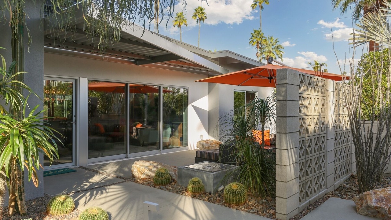 Photo of Patio Balcony in Deep Well Ranch