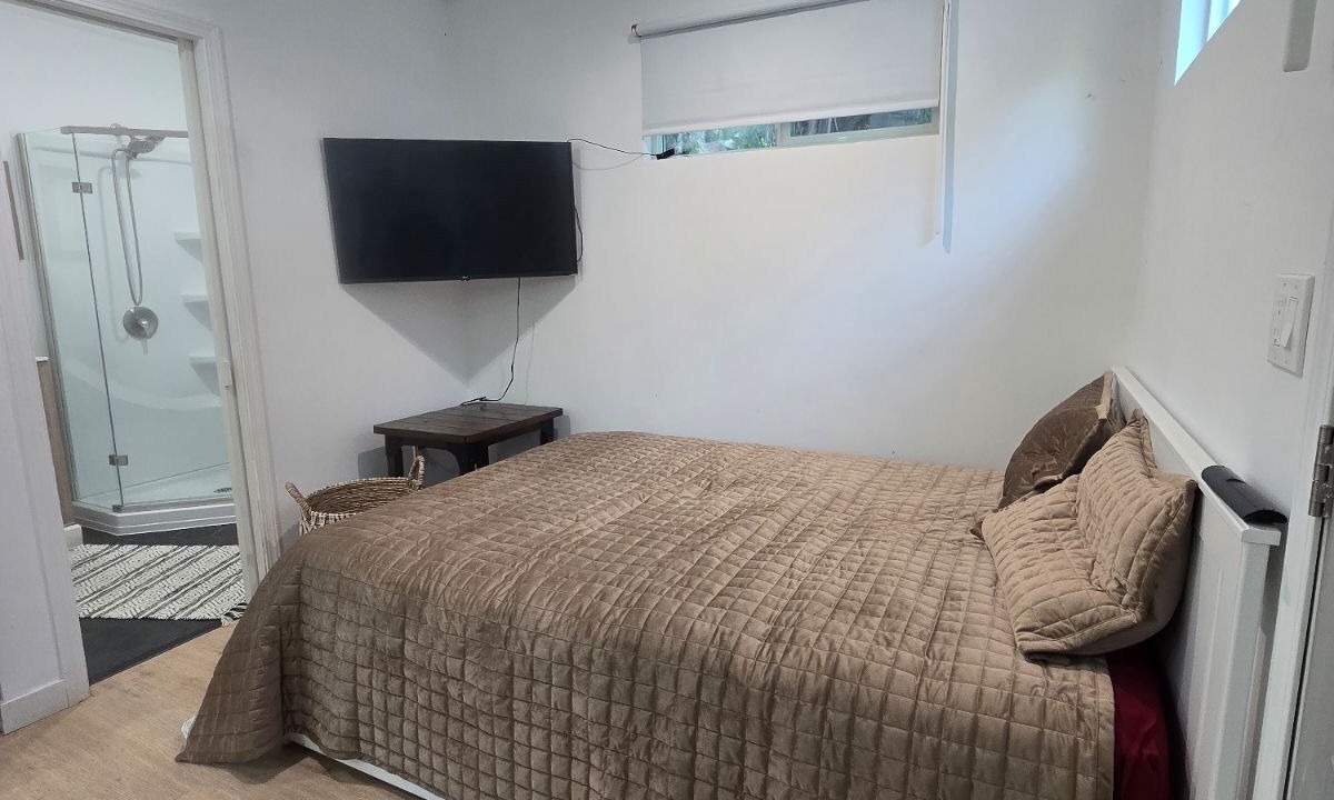 Photo of Bedroom in Pico-Union
