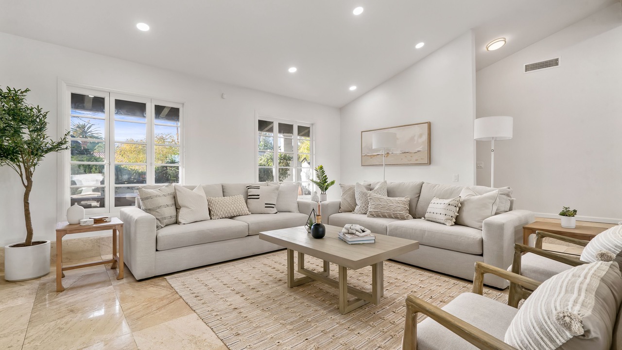 Photo of Livingroom in Magnesia Falls Cove