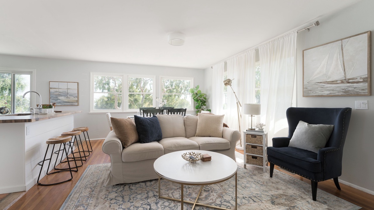 Photo of Livingroom in East Mesa