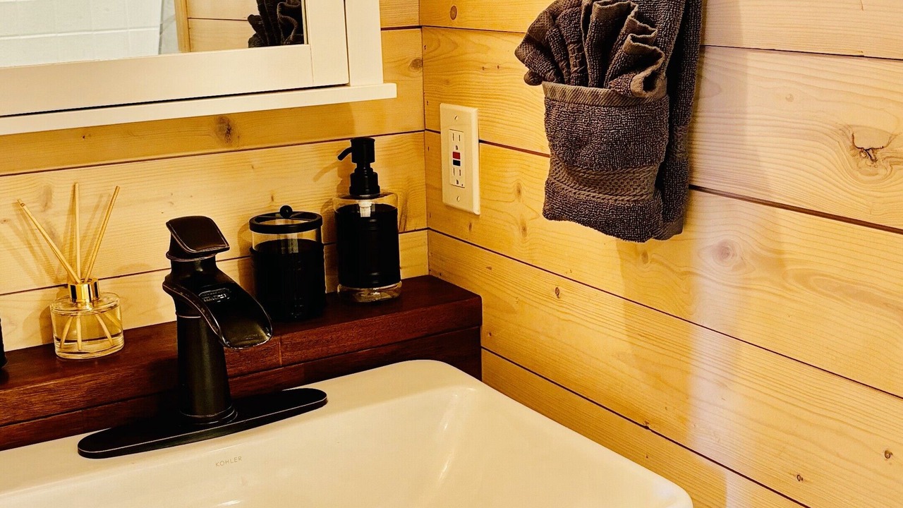 Photo of Bathroom in Upper Lake