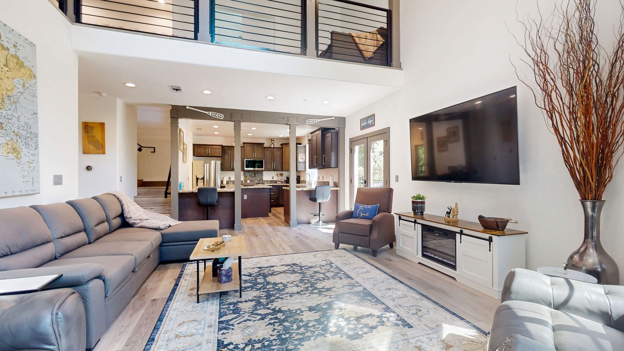 Photo of Livingroom in Bass Lake