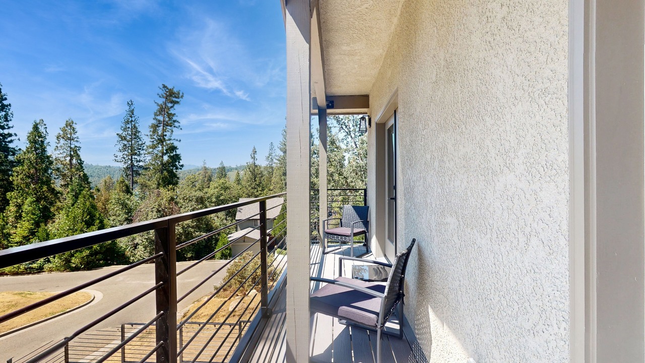 Photo of Patio Balcony in Bass Lake