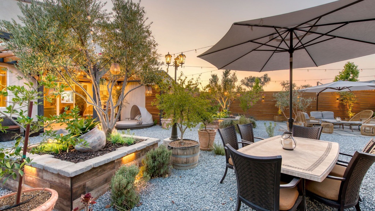 Photo of Outdoor in Raisin