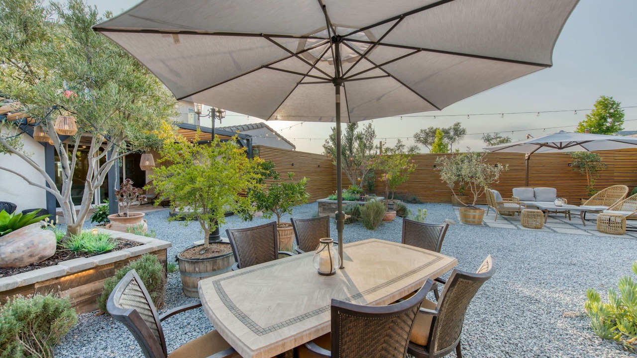 Photo of Outdoor in Raisin