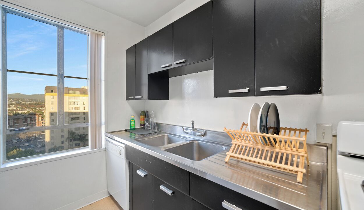 Photo of Kitchen in La Brea