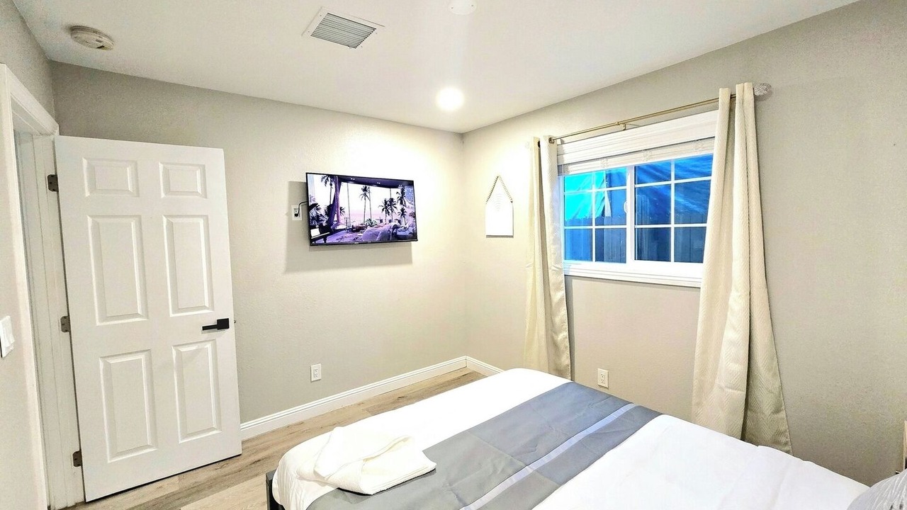 Photo of Bedroom in Central Escondido