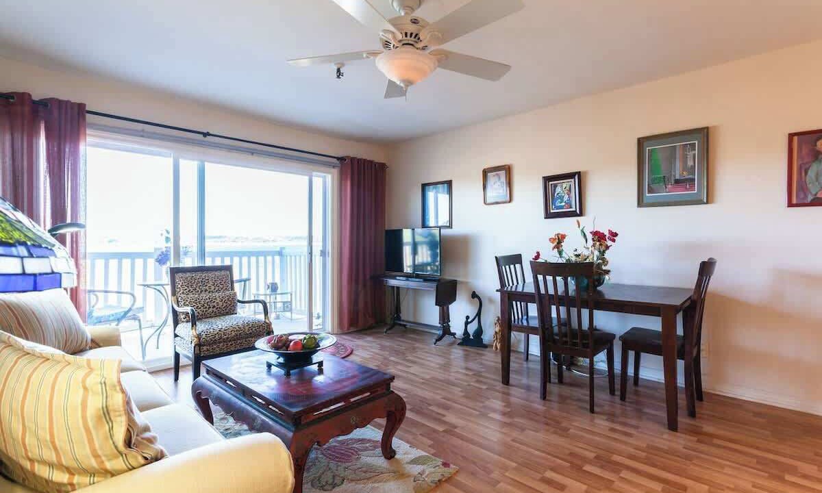 Photo of Livingroom in Crown Point