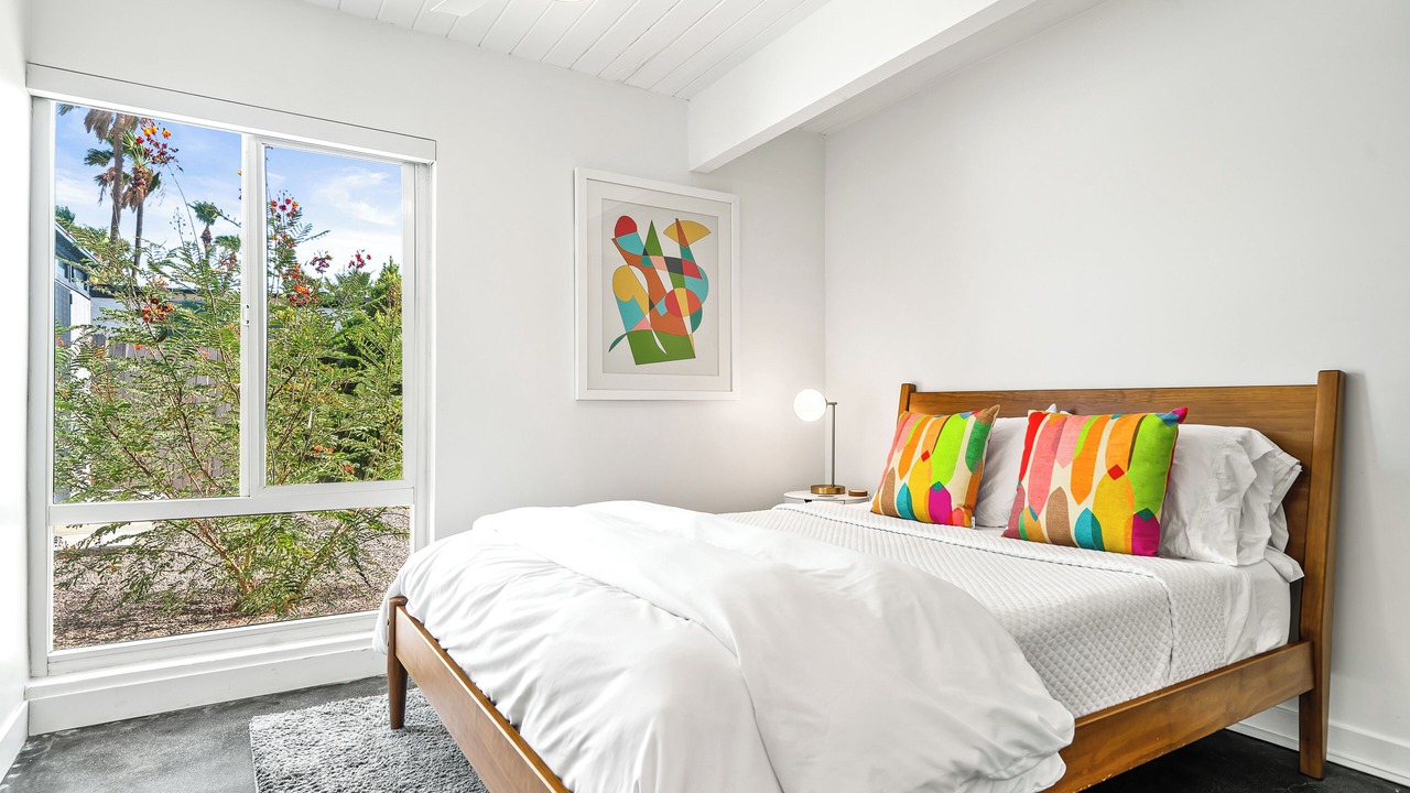 Photo of Bedroom in Racquet Club Estates