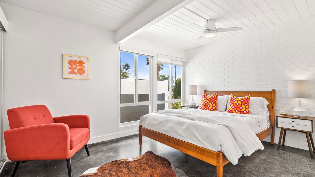Photo of Bedroom in Racquet Club Estates