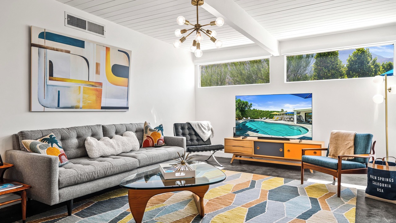 Photo of Livingroom in Racquet Club Estates