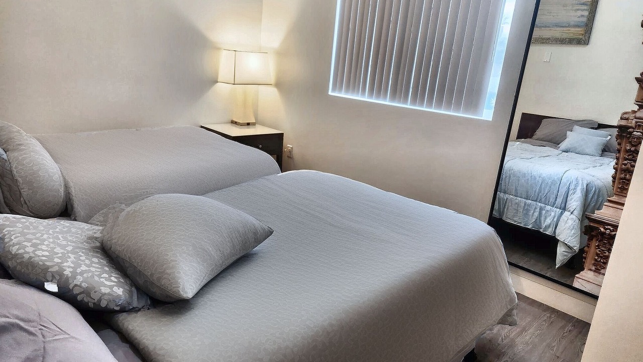 Photo of Bedroom in Pico-Union