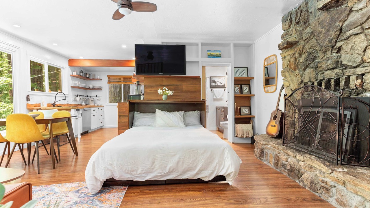 Photo of Bedroom in Rio Nido