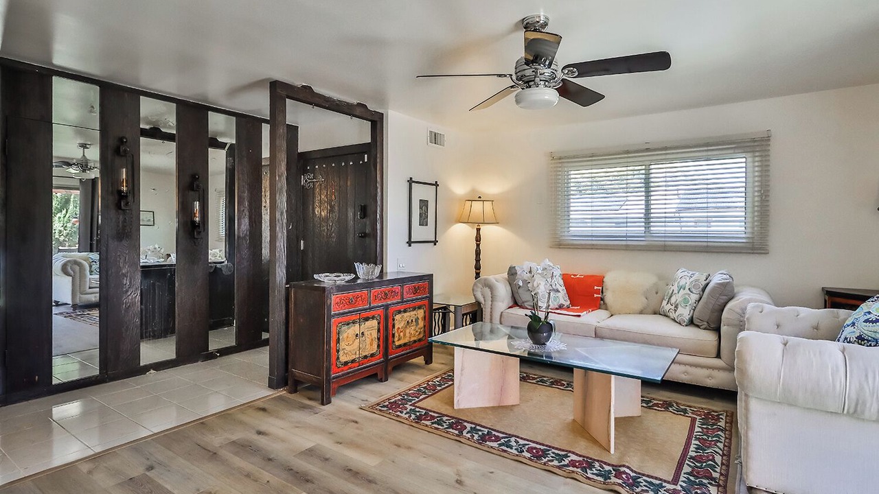 Photo of Livingroom in West Hills