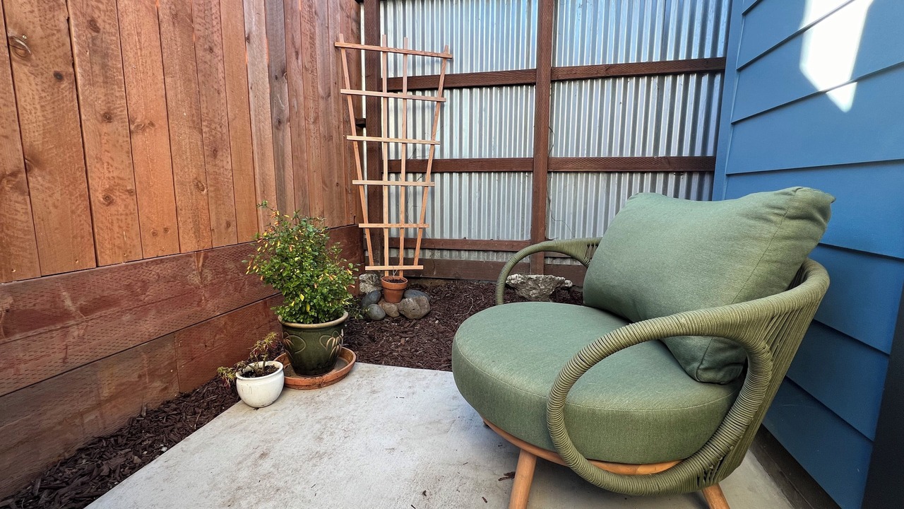 Photo of Outdoor in Upper Telegraph