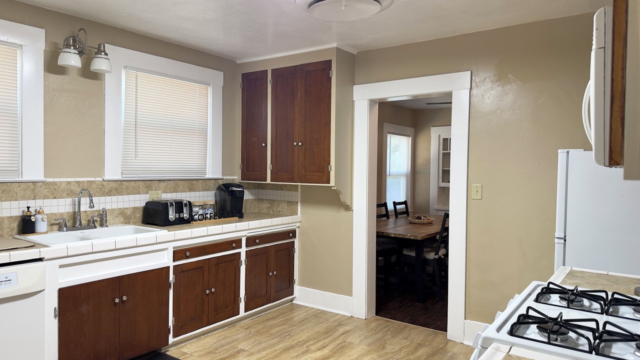 Photo of Kitchen in Hanford