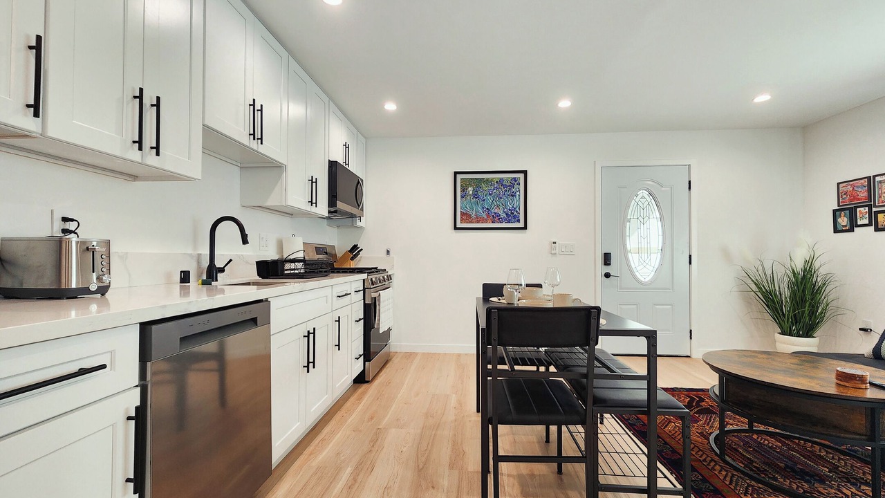 Photo of Kitchen in Canoga Park