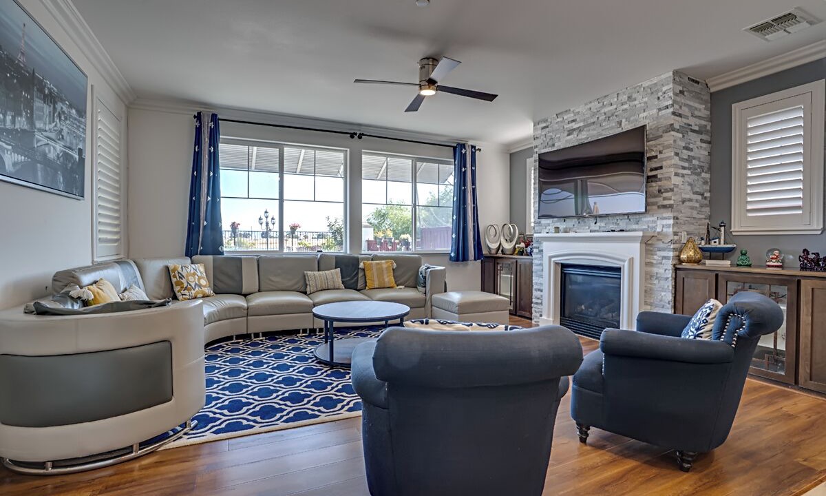 Photo of Livingroom in Lathrop
