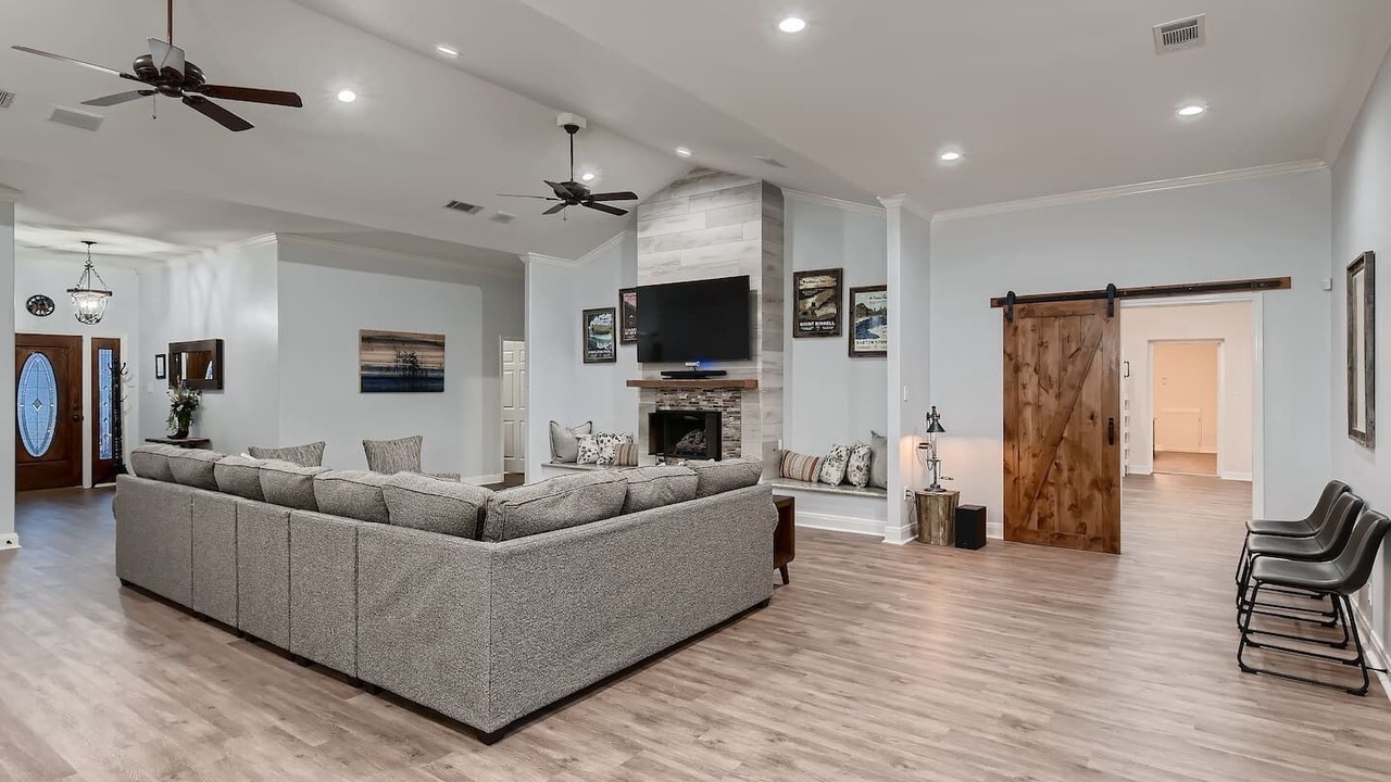 Photo of Livingroom in Spicewood