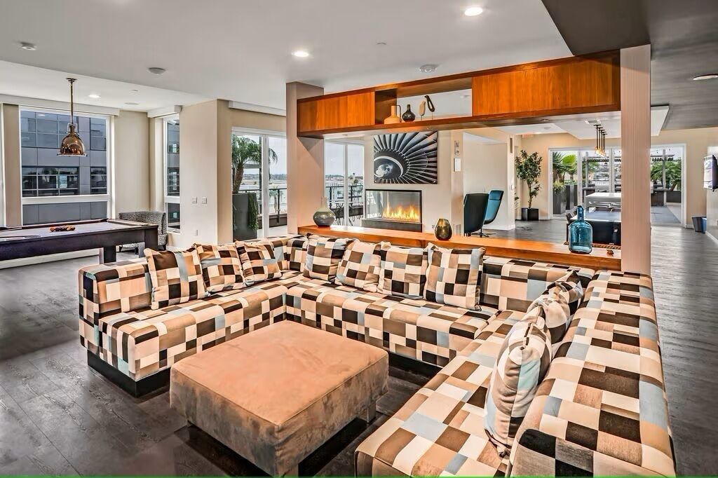 Photo of Livingroom in Harborview