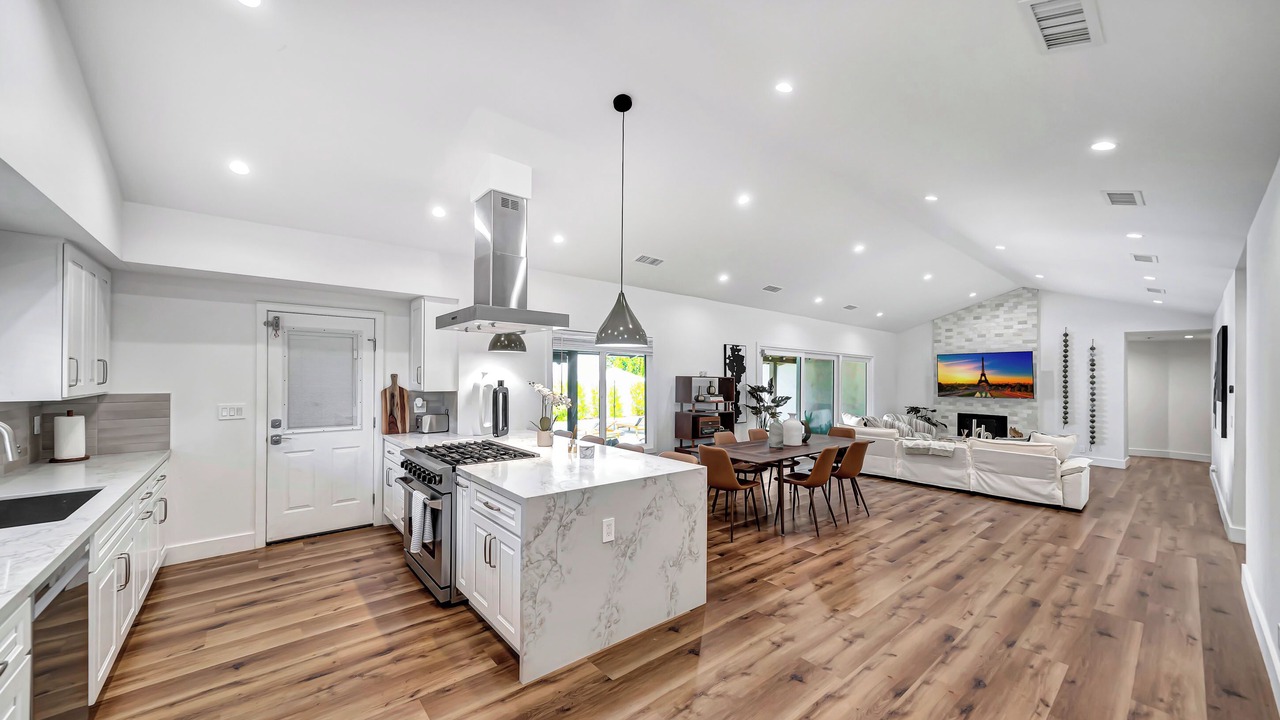 Photo of Kitchen in Woodland Hills