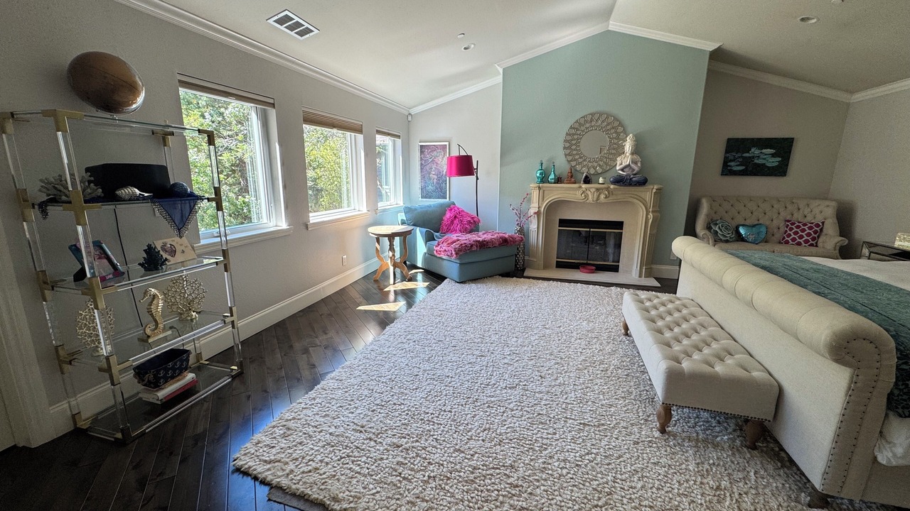 Photo of Bedroom in Lucas Valley-Marinwood