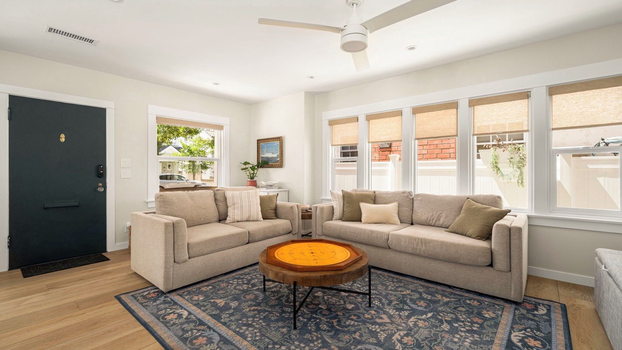 Photo of Livingroom in Belmont Shore