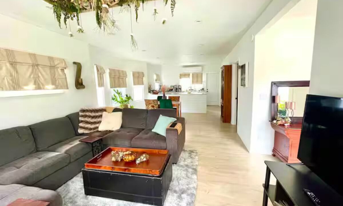 Photo of Livingroom in University Heights
