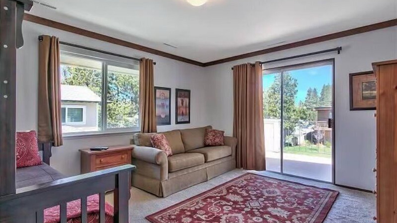Photo of Livingroom in Tahoe Keys