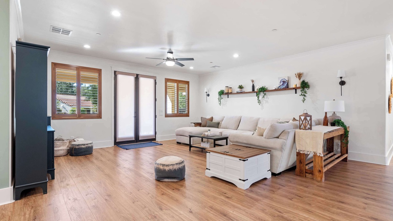 Photo of Livingroom in Country Club