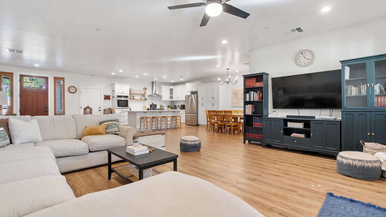 Photo of Livingroom in Country Club