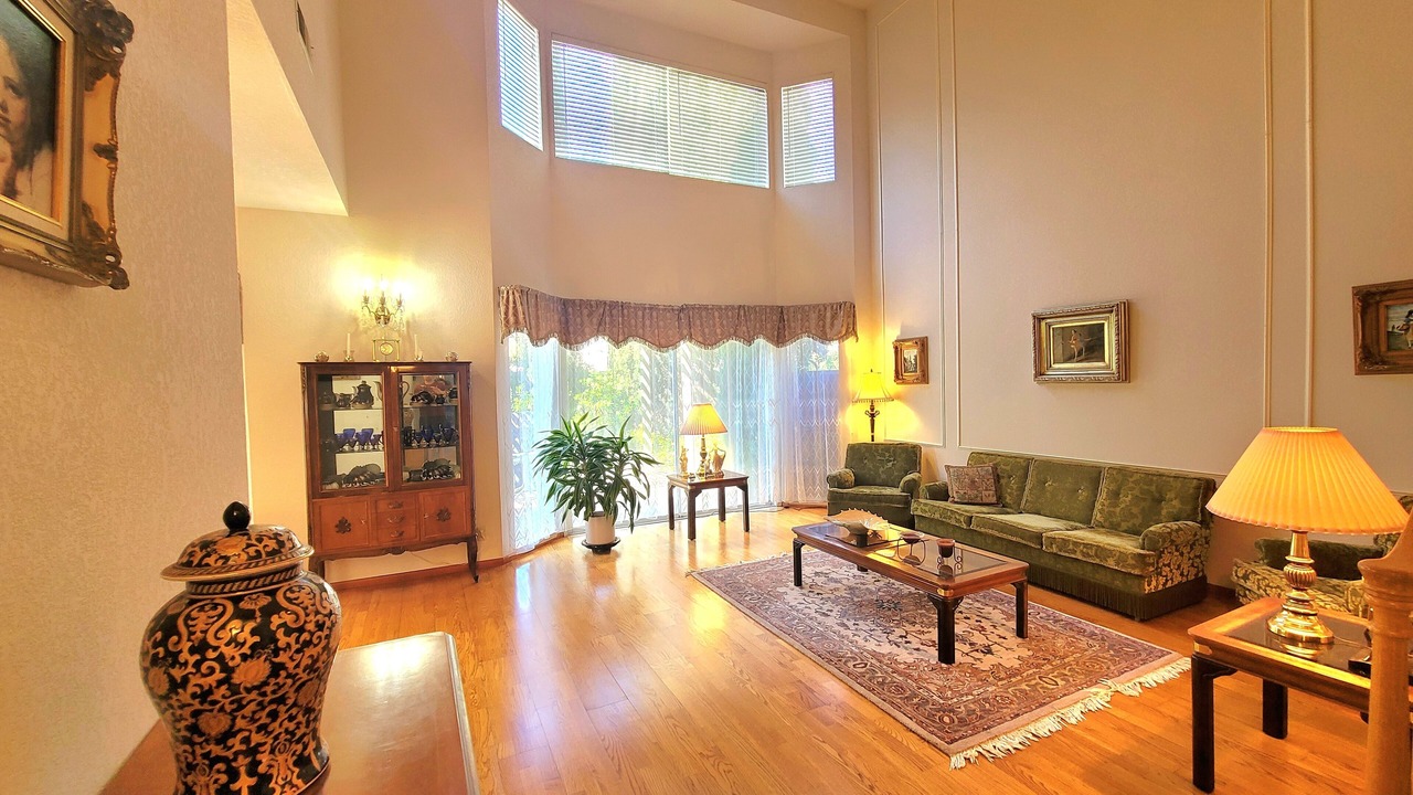 Photo of Livingroom in Almaden