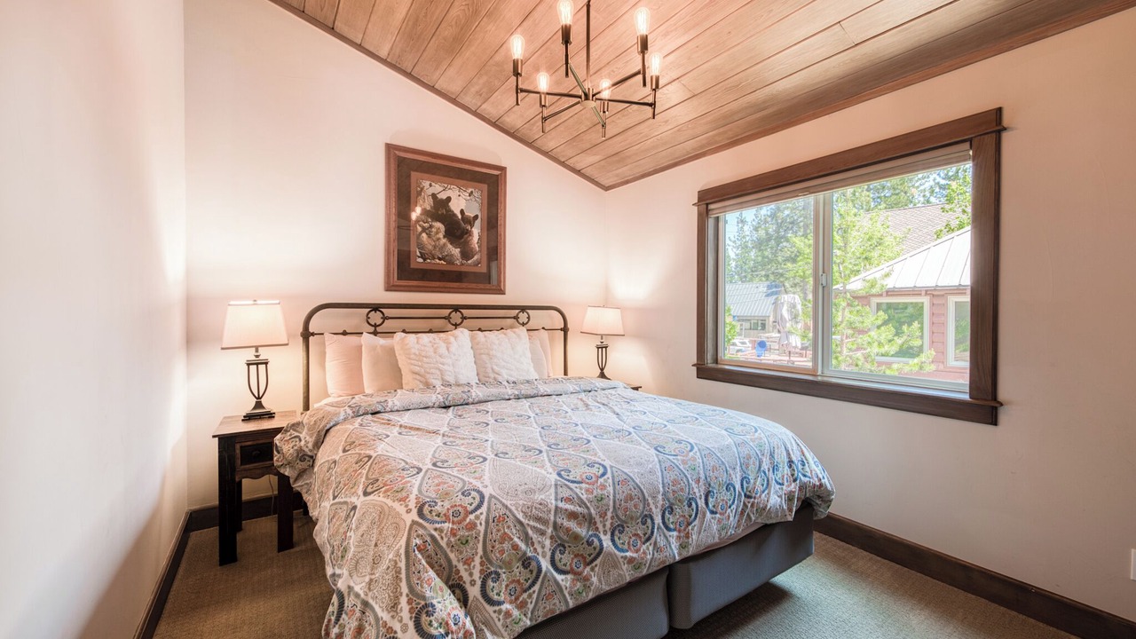 Photo of Bedroom in Meeks Bay