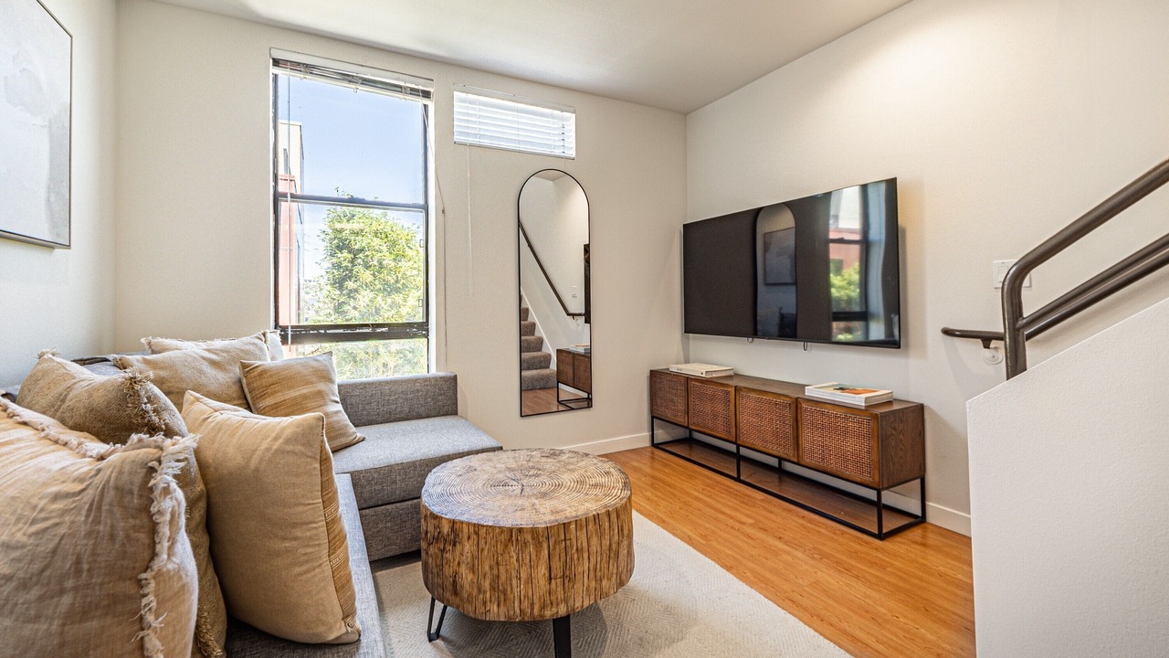 Photo of Livingroom in Sawtelle