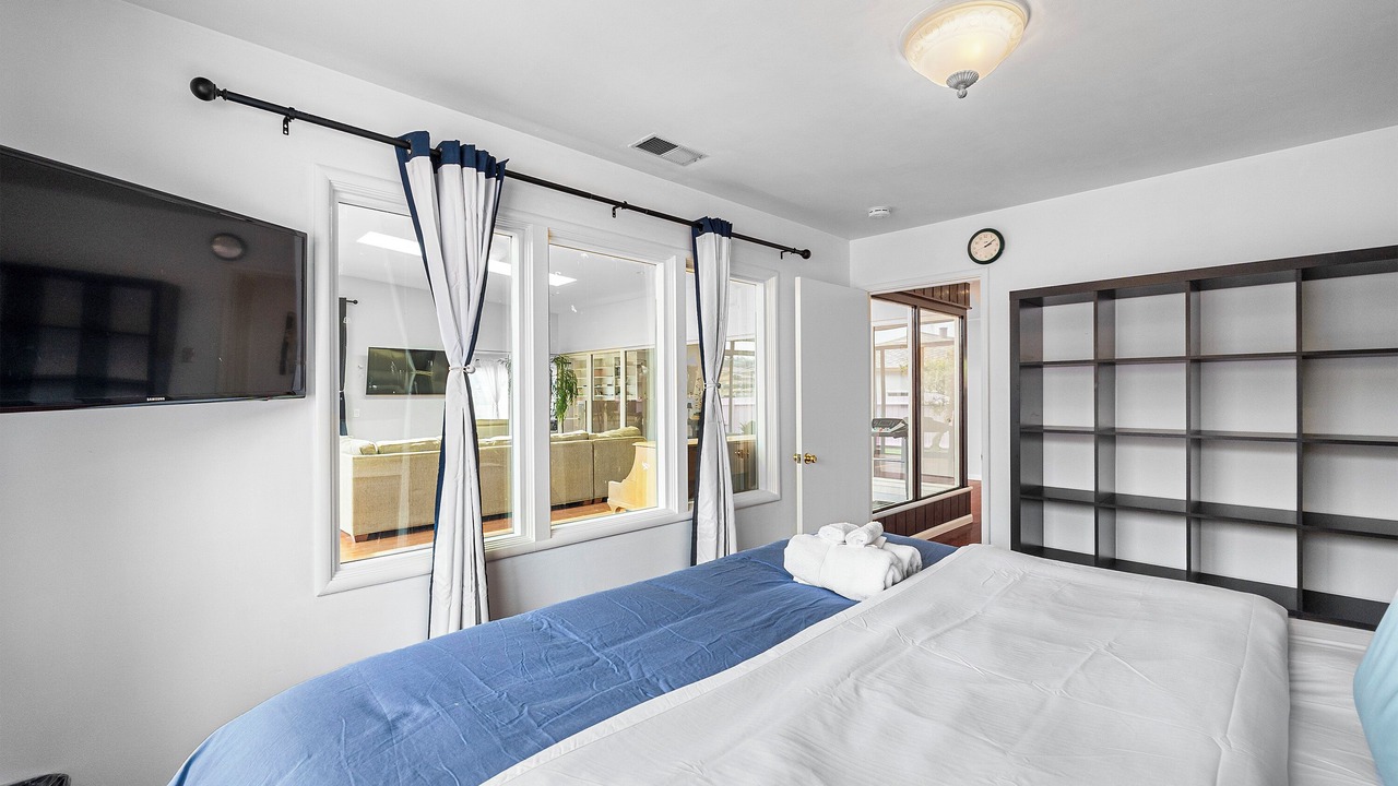 Photo of Bedroom in Millbrae
