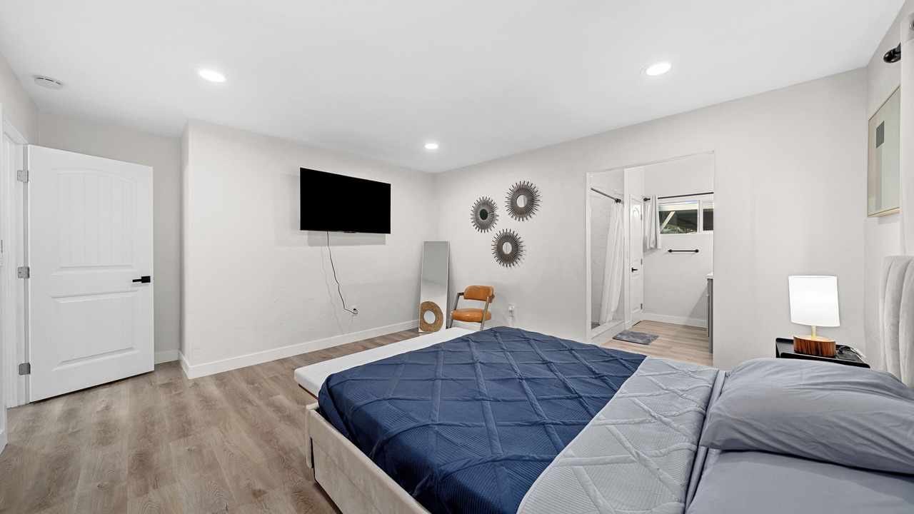 Photo of Bedroom in Lakeside