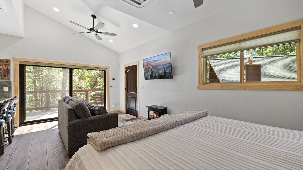 Photo of Bedroom in Mono Vista