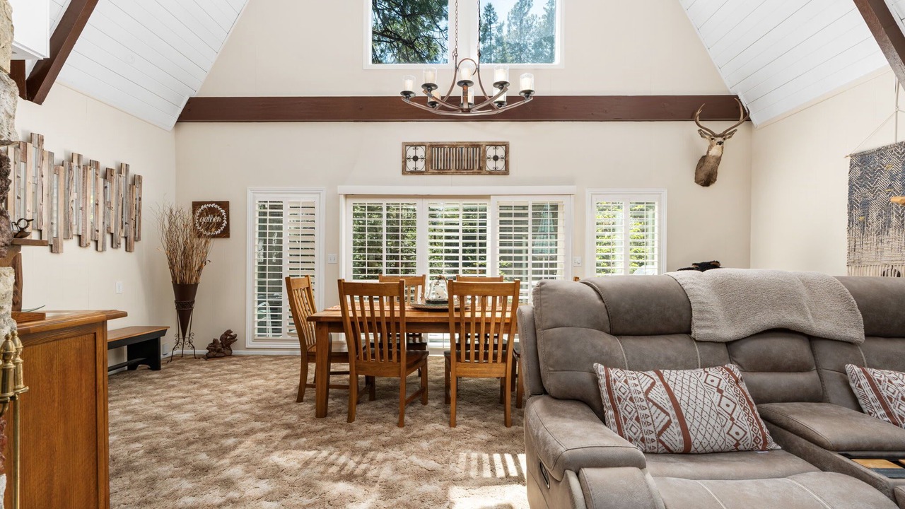 Photo of Livingroom in Sierra Cedars